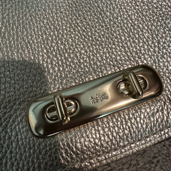 Coach Swagger 20 Shoulder Bag Style 22720 - Picture 12 of 12